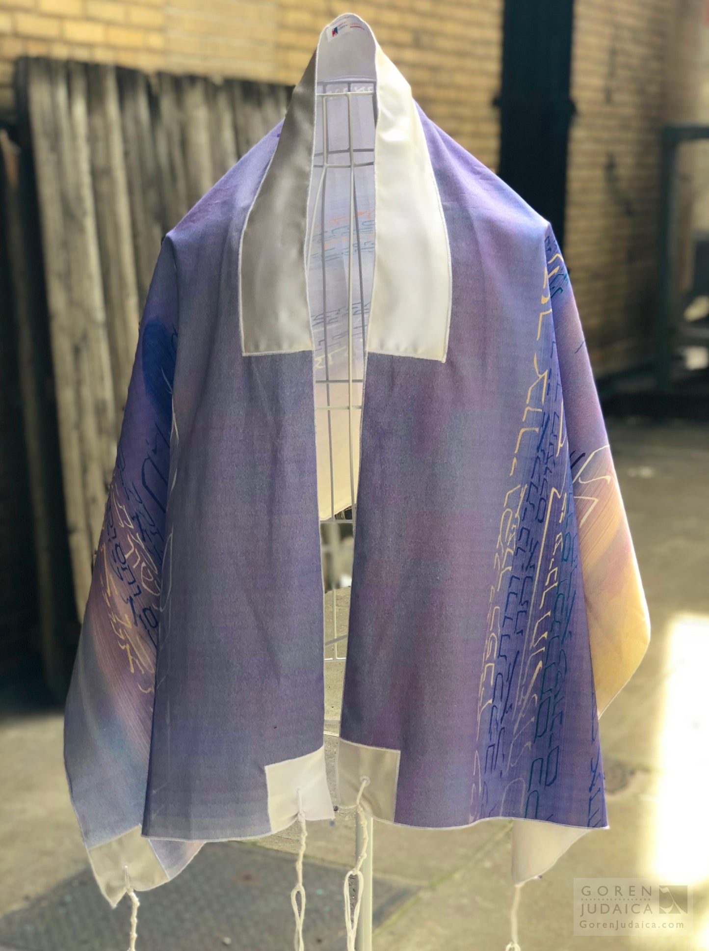 Shahar Avakeshka/At Dawn I Seek You tallit